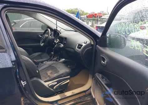 2018 Jeep Compass Latitude 4X4 from USA, damaged, VIN 3C4NJDBB9JT185159